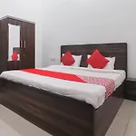 Oyo 67215 Shri Hit Radha Bhawan
