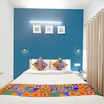 Hotel Gujarati Bhawan - Luxe Stay - Near Prem Mandir
