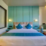 Hotel Crystal Inn