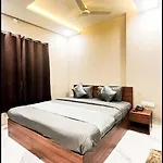 Hotel Urban Holiday House Best Rated