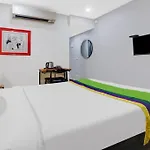 Hotel Starlight By Vrindavan