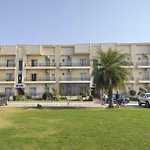 Hotel Srinika Grand