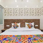 Fabhotel Maa Gayatri Sadan - Nr Pram Mandir Shree Banke Bihari Temple