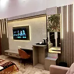 Premium Homestay Near Banke Bihari Ji With Power Backup - Free Wifi - Washing Machine Etc
