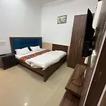 Hotel The Urban Stay