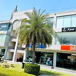 Cozy And Comfortable Stay At Vrindavan