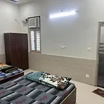 Radhey Radhey Guest House