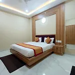 Hotel Shree Niddhivan ! Fully Ac, Nearby Prem Mandir & Isckon Temple - 500 Meters Away Only, Close To All Main Attractions, Premium Rooms!