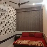 Kaka Guest House Near Prem Mandir And 100 Mt Far Away From Premanand Maharaj G
