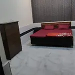 Kaka Guest House Near Prem Mandir And 100 Mt Far Away From Premanand Maharaj G