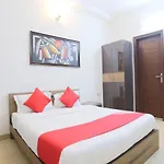 Oyo 72519 Meera Bhawan