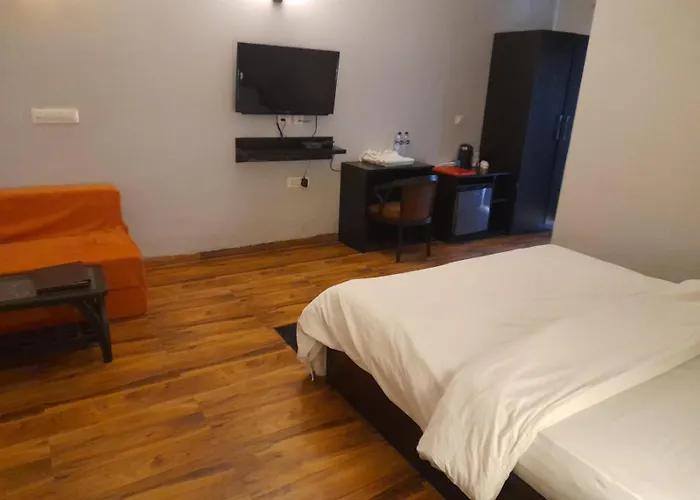 Pearl Suites Omaxe