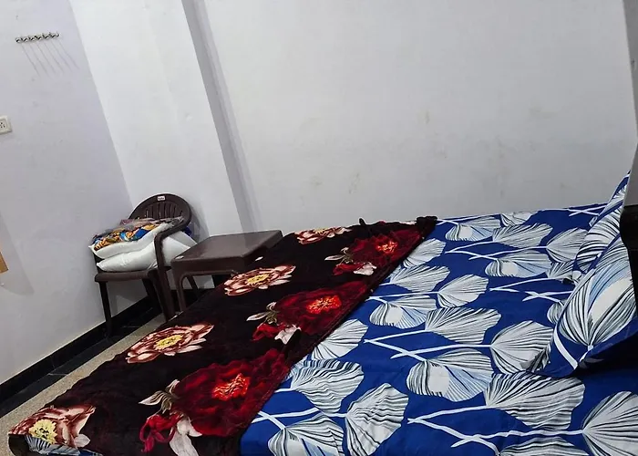 Shri Mahalaxmi Home Stay, 196, Sector-2, Kailash Nagar, Near Pushpa Garden, Darook Parking, Yamuna Express-Way Road, Vrindavan, Mathura, Up, India