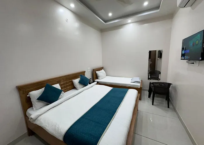 Hotel Hare Krishna Dham