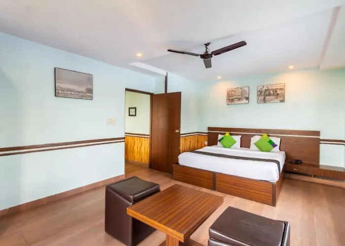 Hotel Gujarati Bhawan - Luxe Stay - Near Prem Mandir
