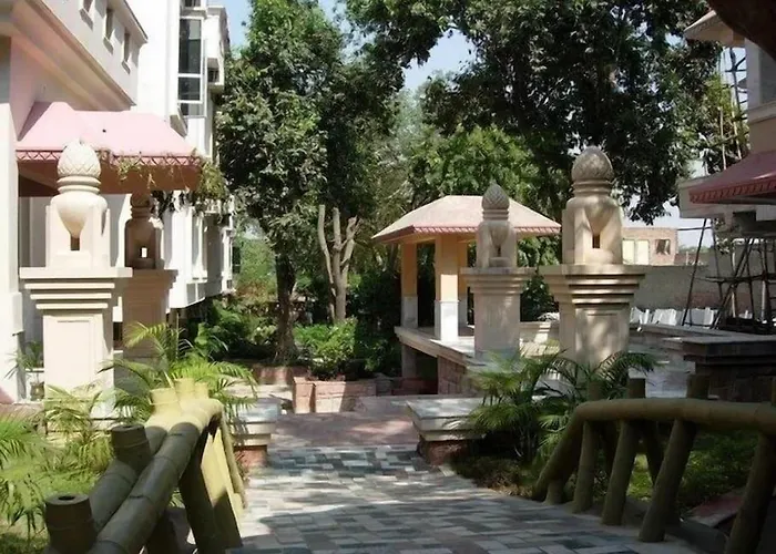 Divine Ac Studio In Ananda Krishna Van 2 Mins From Iskcon