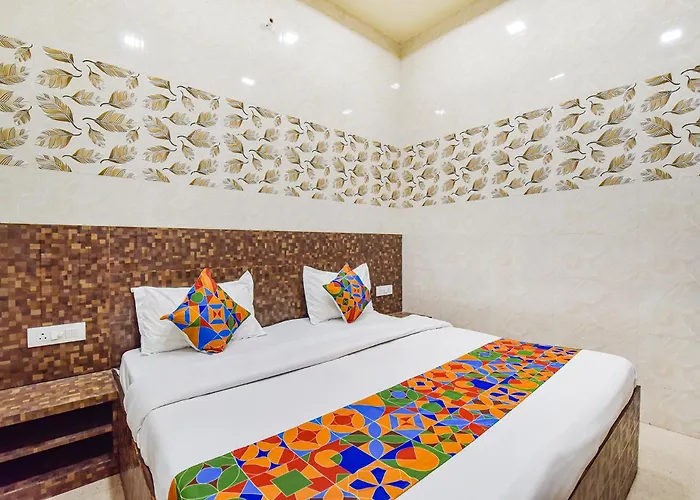 Fabhotel Maa Gayatri Sadan - Nr Pram Mandir Shree Banke Bihari Temple