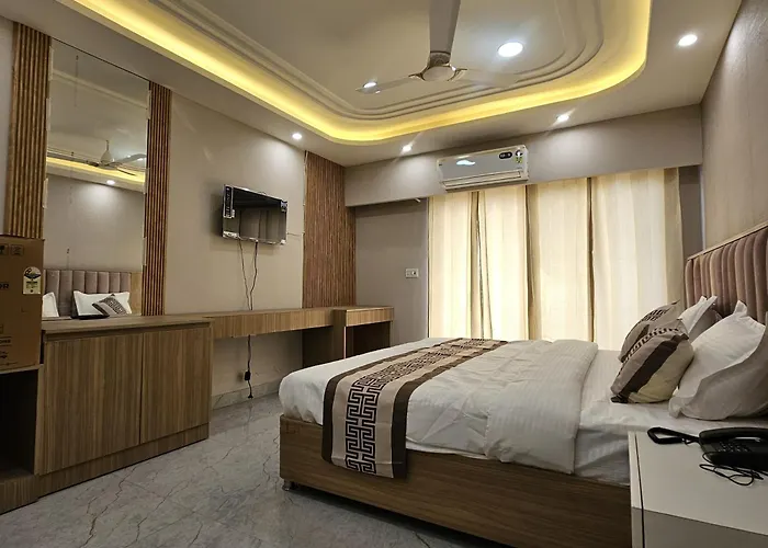 Shri Sadhana Inn
