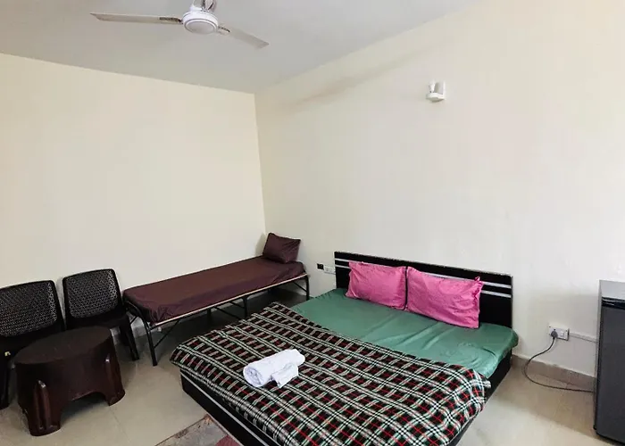 Cozy And Comfortable Stay At Vrindavan
