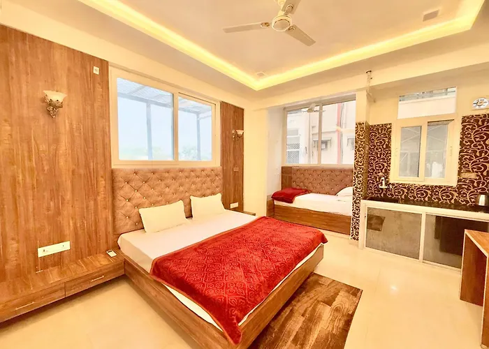 Radha Residency ! Fully Air Conditioned With Parking Facility, Near Isckon Temple & Prem Mandir