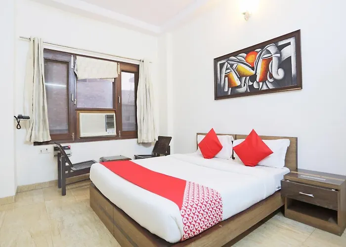 Oyo 72519 Meera Bhawan
