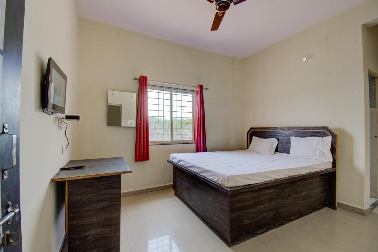 Spot On 75685 Shri Giriraj Dham Hotel Vrindavan