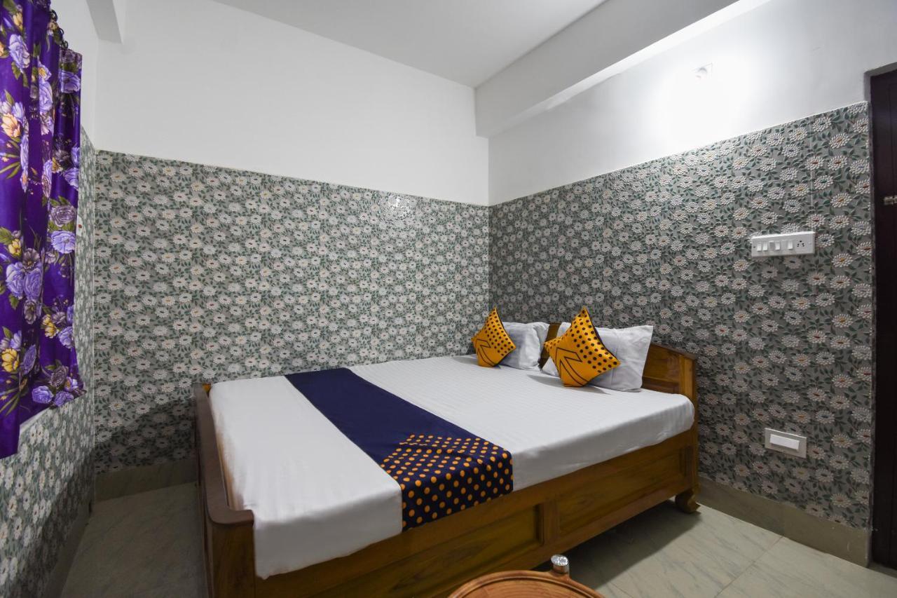 Spot On 75685 Shri Giriraj Dham Hotel 3*