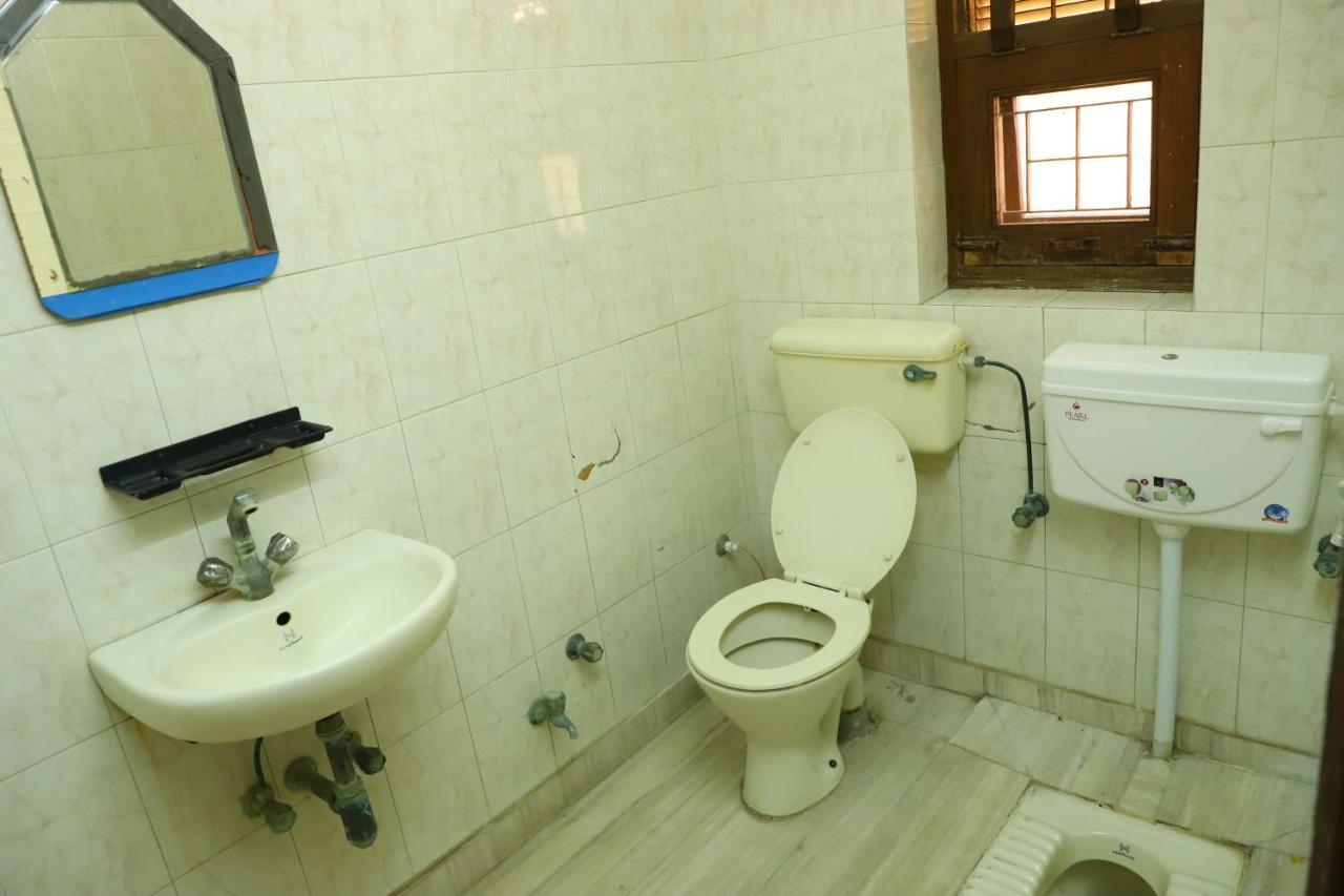 Guest house Shri Shri Radha Shyam Palace Vrindavan