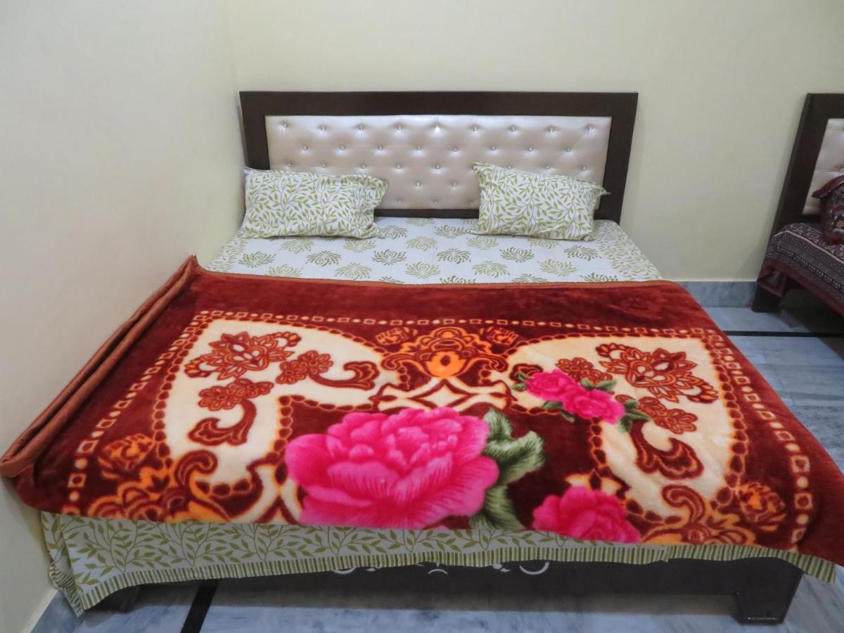 Guest house Bhawani Shankar Gautam *