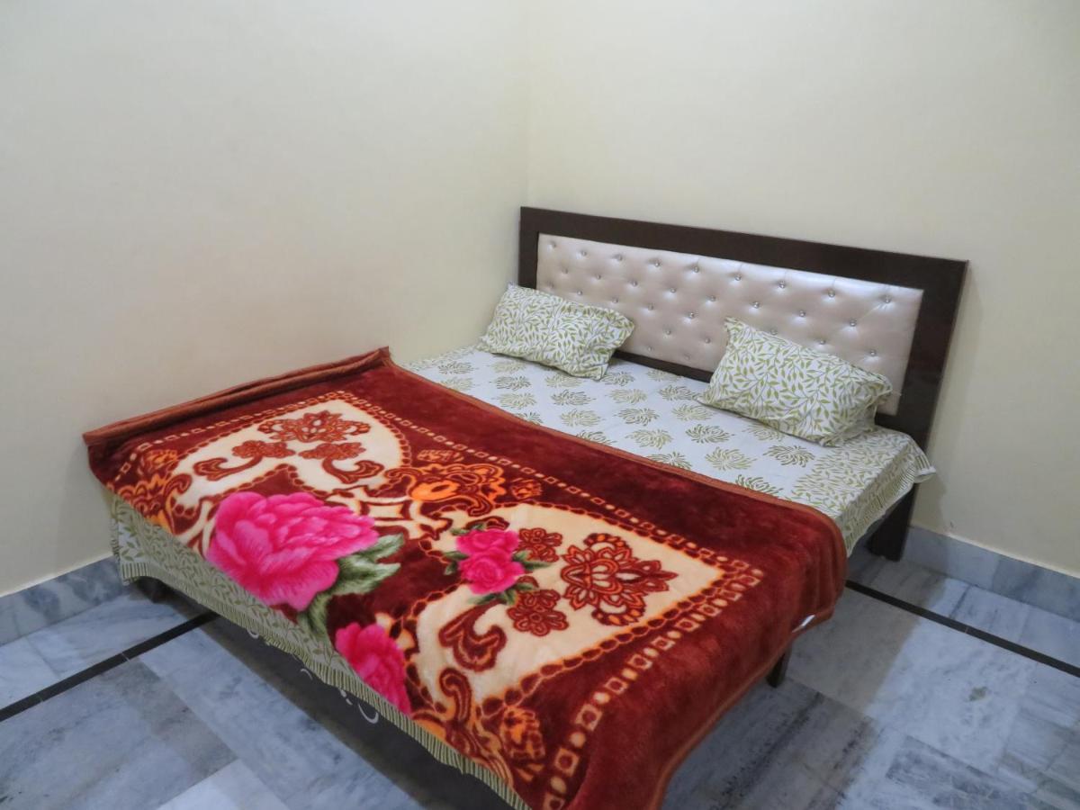 Guest house Bhawani Shankar Gautam *