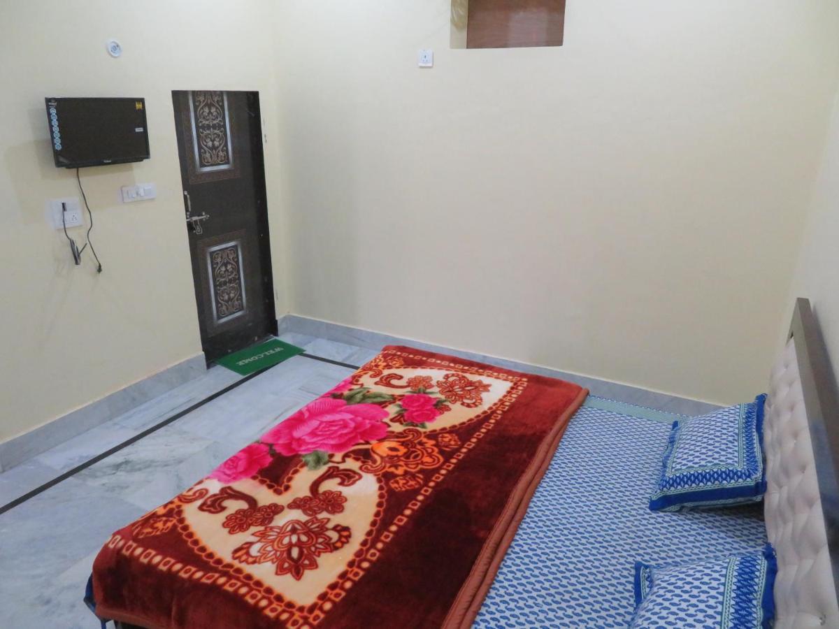 Guest house Bhawani Shankar Gautam *