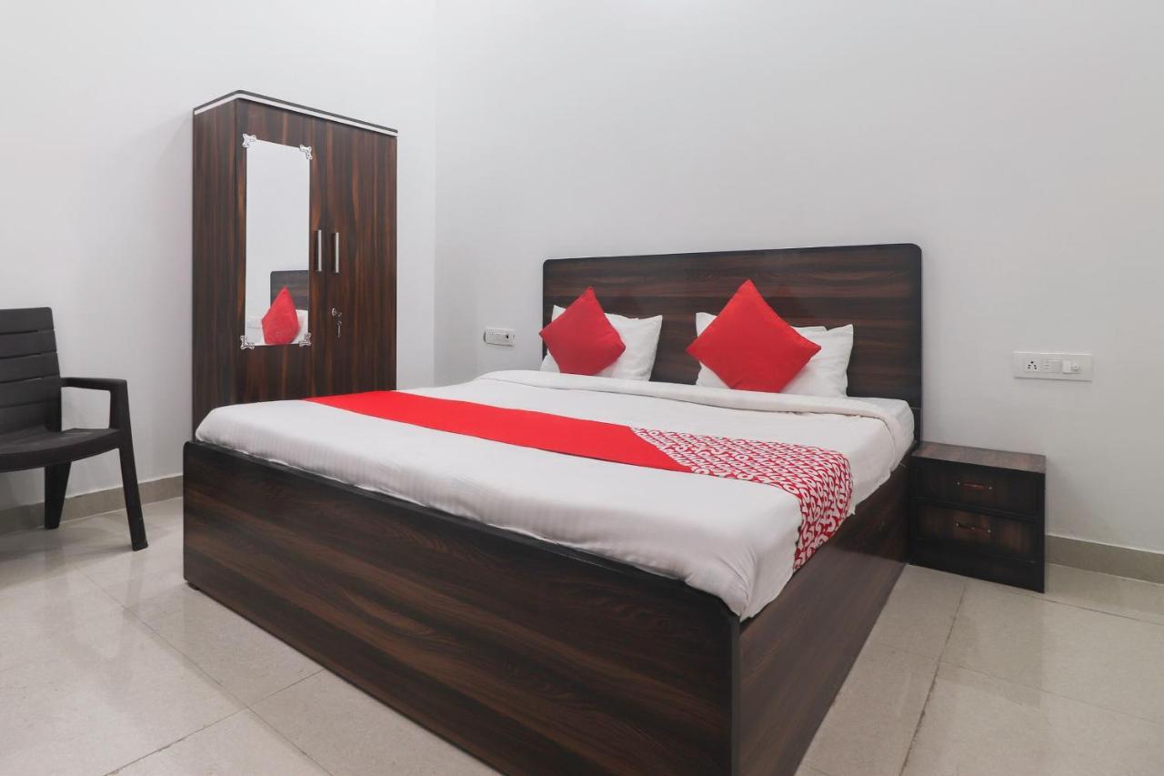 Hotel Oyo 67215 Shri Hit Radha Bhawan