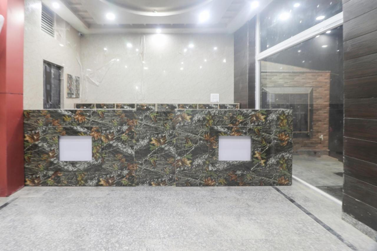 Hotel Oyo 67215 Shri Hit Radha Bhawan Vrindavan
