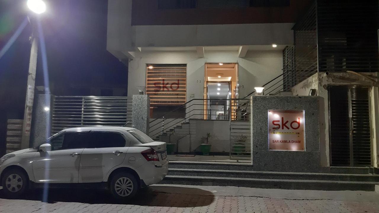 Sar Kamla Dham Skd Fully Vaccinated Staff Hotel 2*