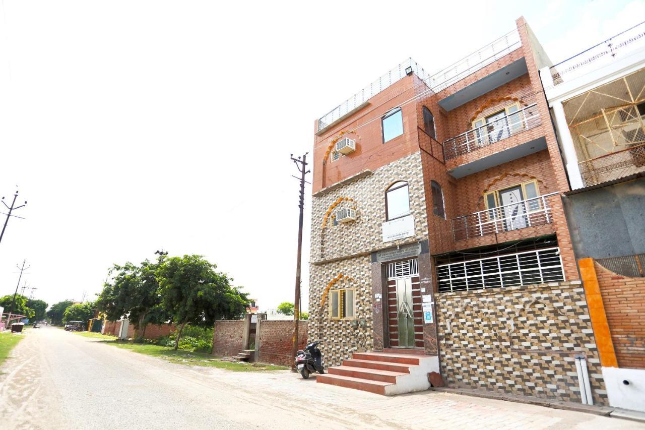 Hotel Oyo 44361 Shri Lajjaram Ashram Vrindavan