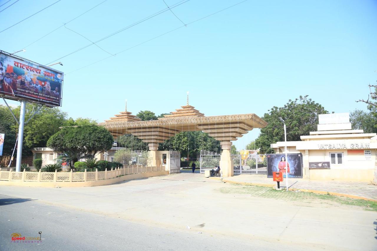 Hotel Meera Madhav