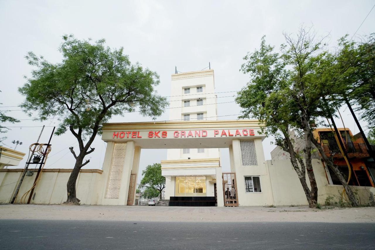Hotel Sks Grand Palace-vrindavan 4*