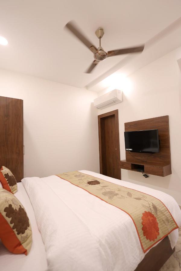 Guru Kripa Sadan Hotel Vrindavan