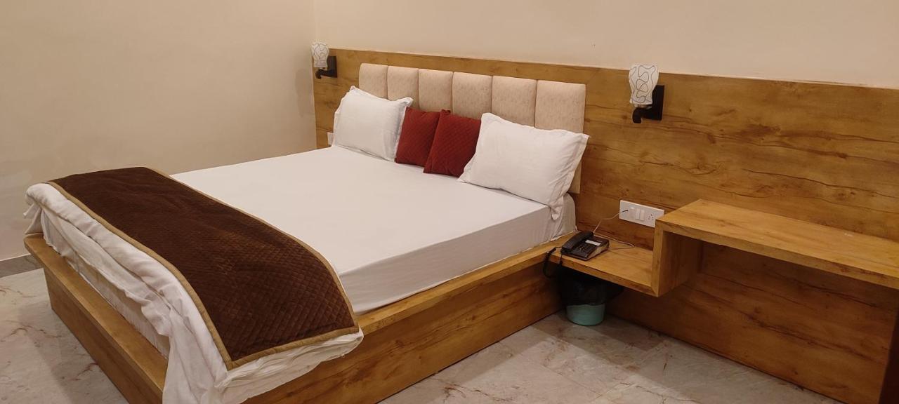 Devi Residency - Near Prem Mandir Bankey Bihari Guest house *