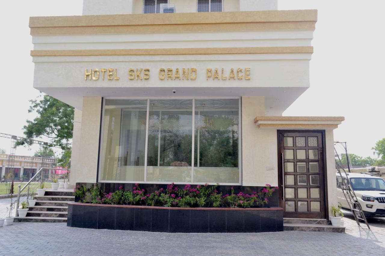 Sks Grand Palace-vrindavan 4* Vrindavan