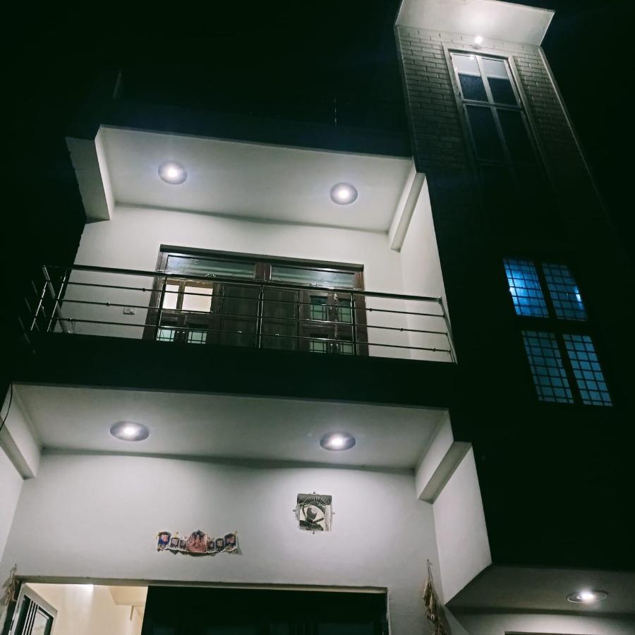 Radha Bhavan * Vrindavan