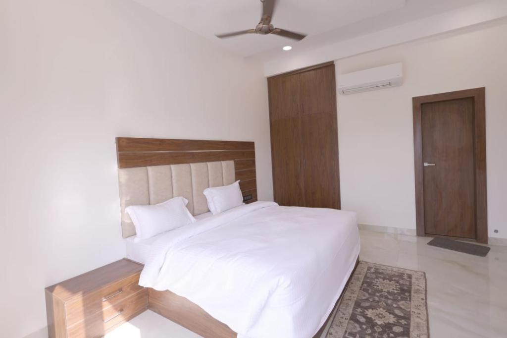 Hotel Guru Kripa Sadan Vrindavan