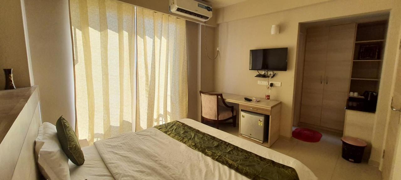 Apartment Meera Eternity