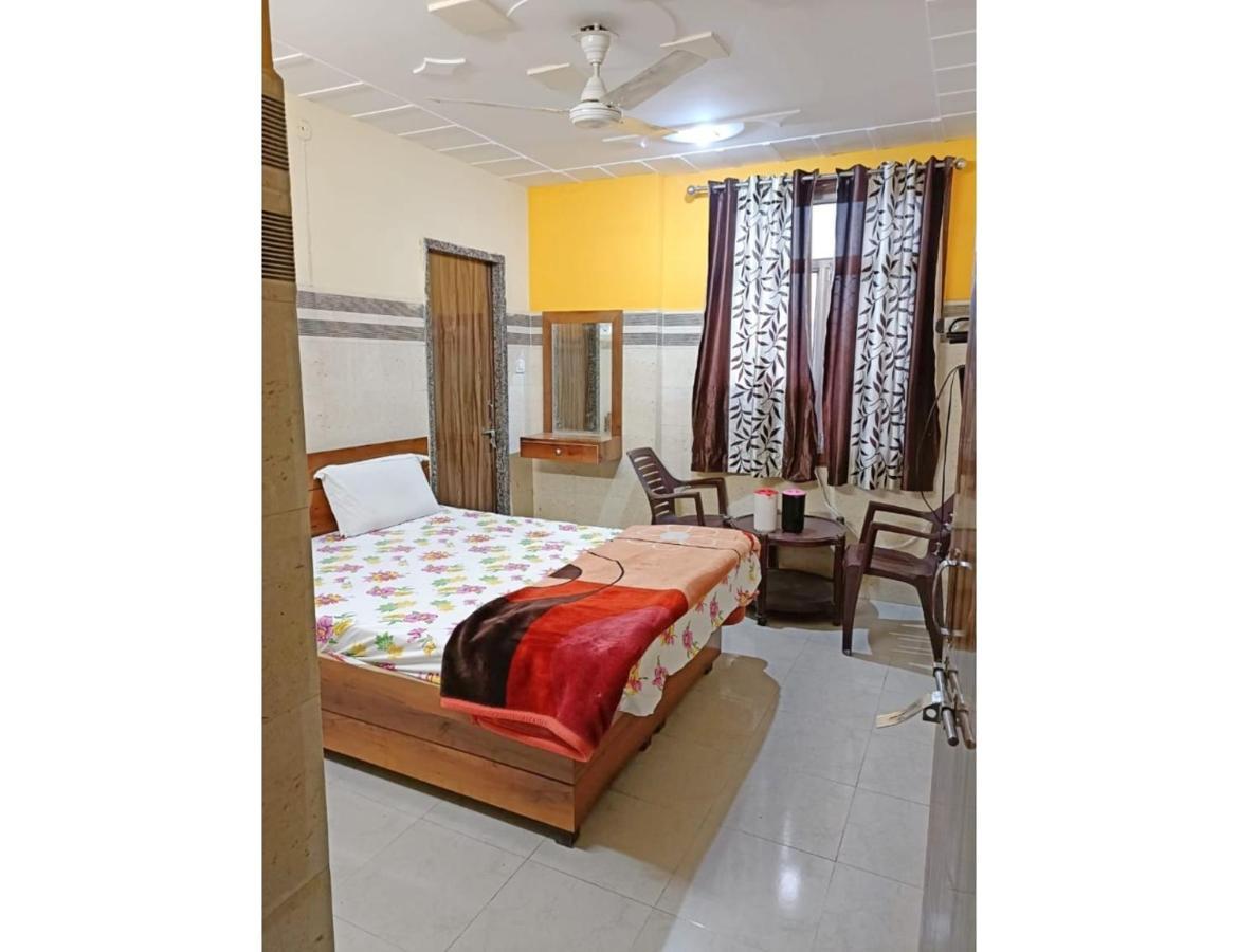 Kanchan Palace, Homestay