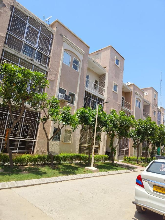 Omaxe Eternity Apartment *