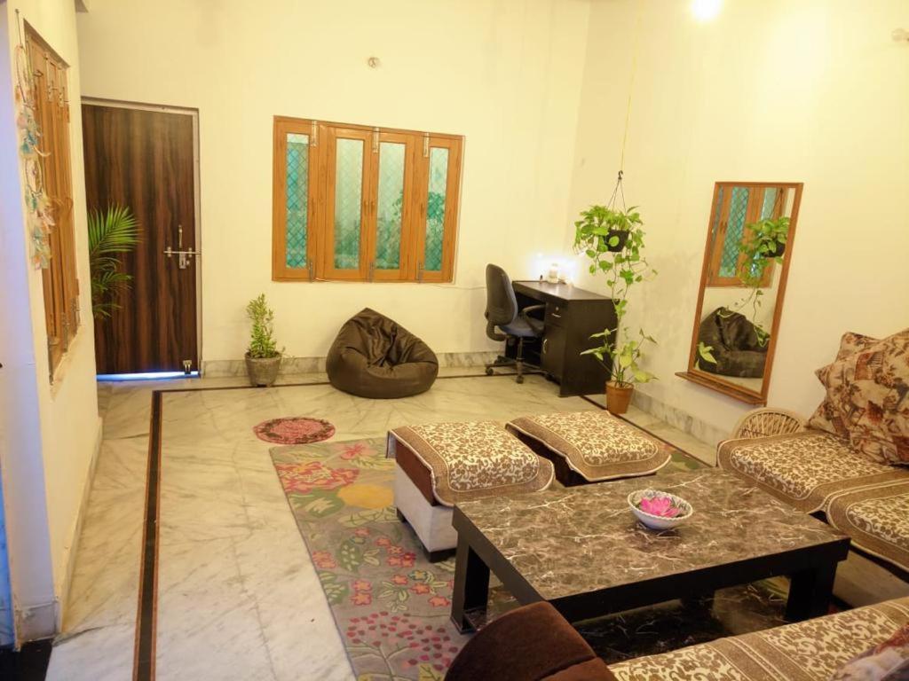 Kridha Holidays With Kitchen Holiday home Vrindavan