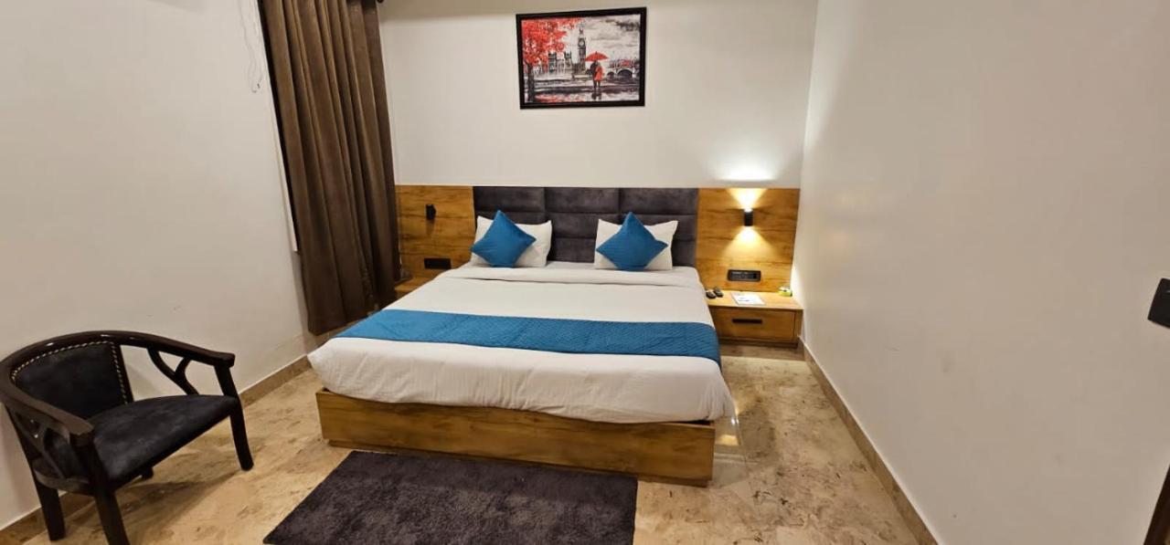 Hotel Radha Bihari Nikunj Vrindavan