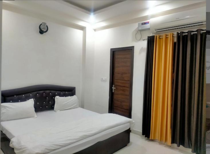 Hotel Krishna Cottage, 3*
