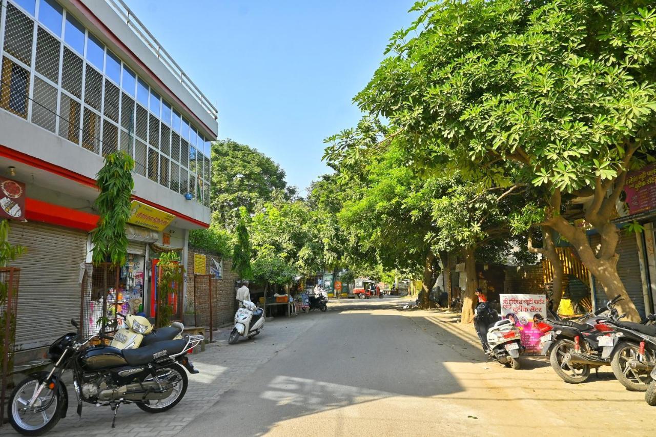 Hotel Pitambara Dham 2*