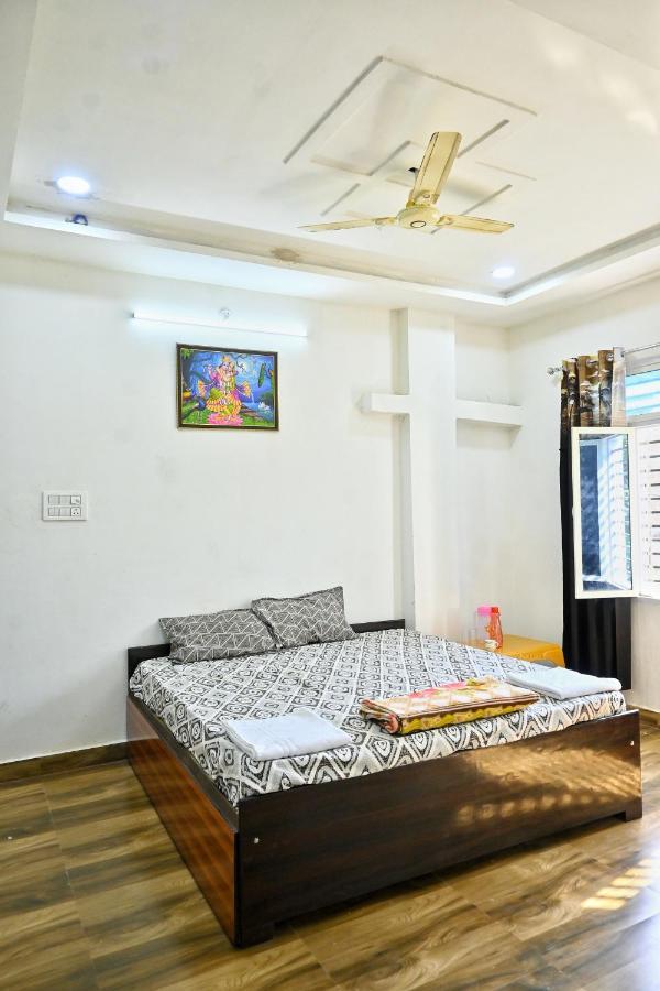 Hotel Pitambara Dham Vrindavan